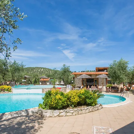 Tenuta Padre Pio 4* ヴィエステ