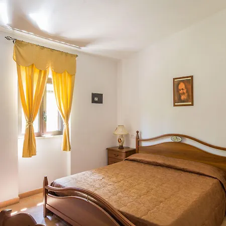 Tenuta Padre Pio 4* ヴィエステ