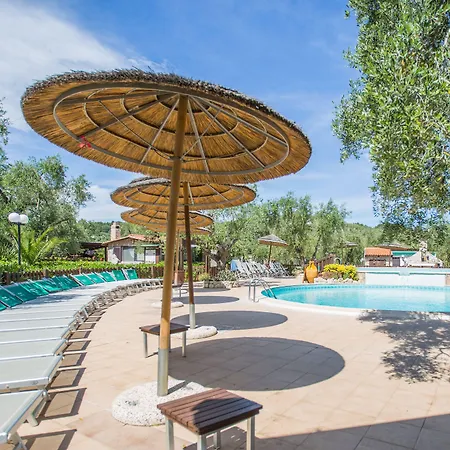 Tenuta Padre Pio アパートホテル 4*