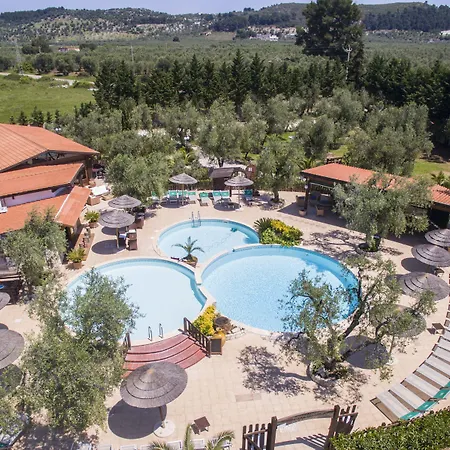 Tenuta Padre Pio アパートホテル ヴィエステ