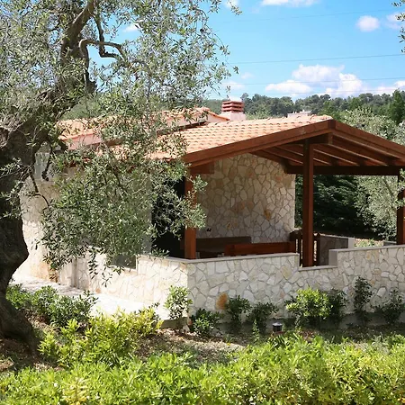 アパートホテル Tenuta Padre Pio