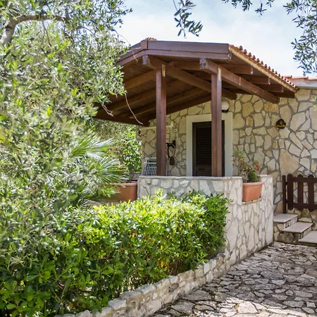 Tenuta Padre Pio 4*