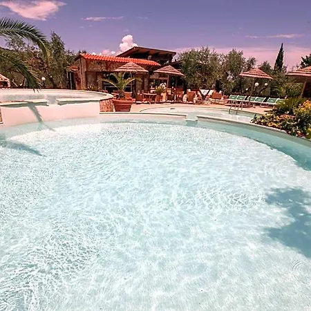 Tenuta Padre Pio Apartahotel